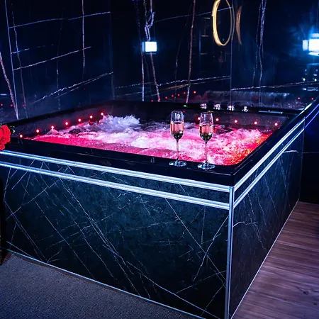 Romance & - Jacuzzi - Parking - 아파트 멍똥