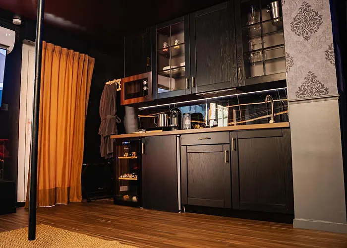 Romance & - Jacuzzi - Parking - 芒通