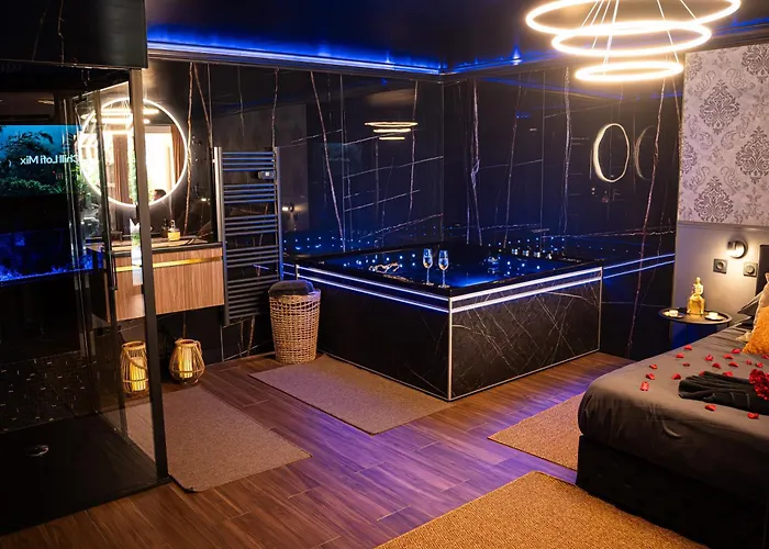 Romance & - Jacuzzi - Parking - マントン